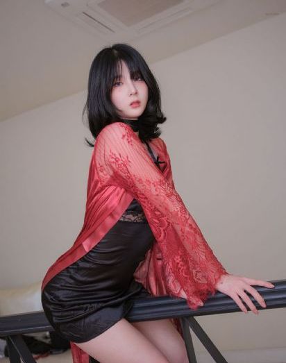郑媛媛的背景资料_720免费播放
