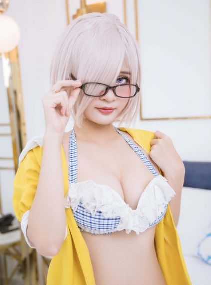 一边吃奶一边进去好爽_HD在线播放观看